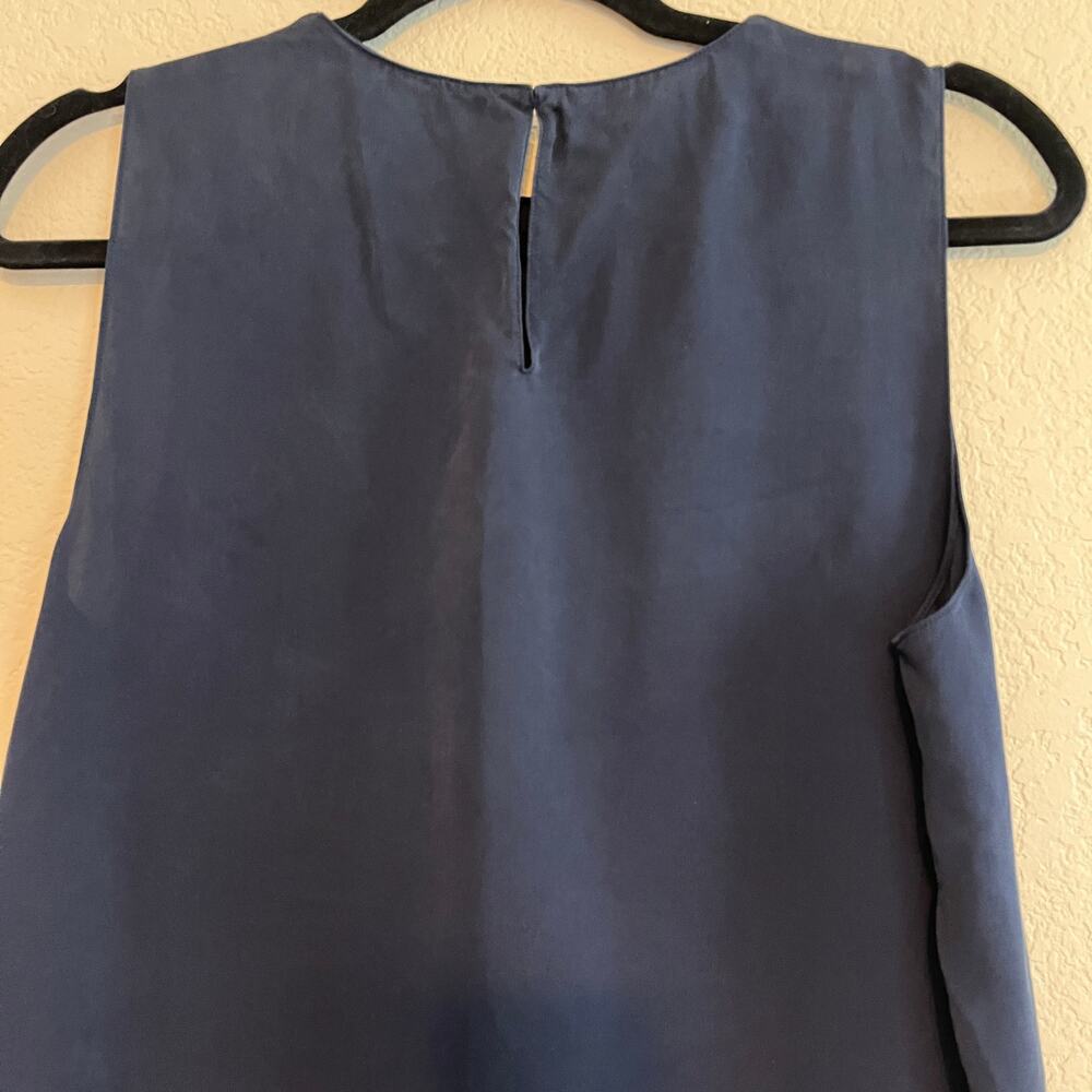 Theory Sleeveless Blouse Tank Top Shell 100% Silk Georgette Navy Blue Medium - Picture 4 of 9